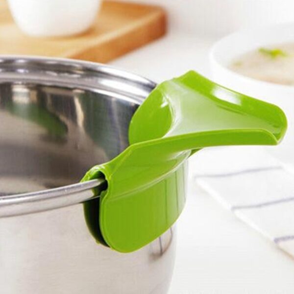 Anti-spill Silicone Spout Funnel for Pots Pans and Bowls - Image 3